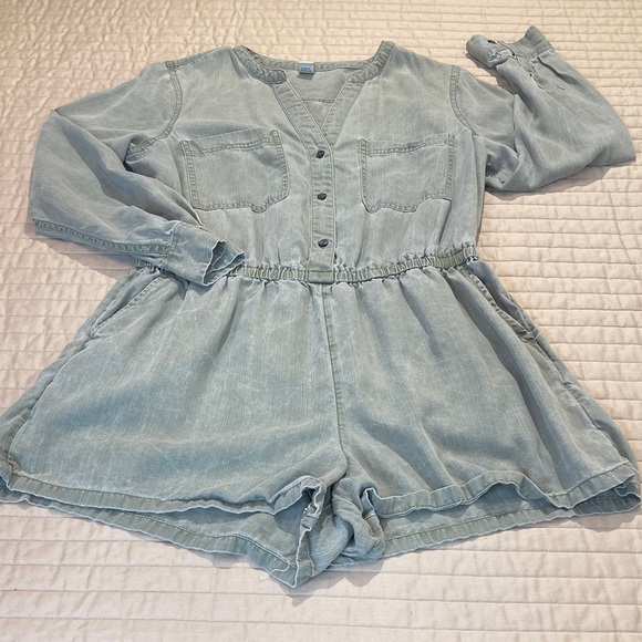 Old Navy Pants - Old Navy Light GREEN WOMENS SIZE M Romper